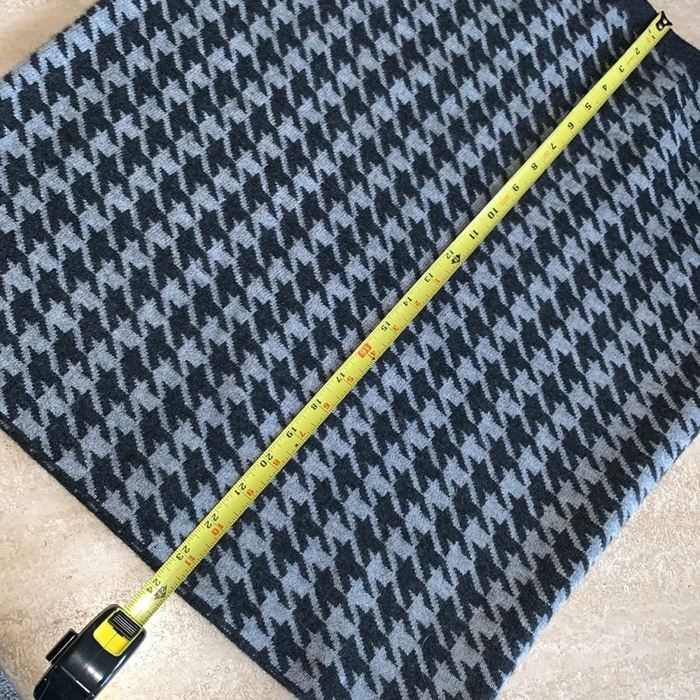 NEW! KIER + J Cashmere skirt grey/black houndstooth, pull-on. Size XL